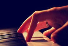 蓝鲸体育官网：[国际足球]吉拉西短传送助攻 米洛重炮折射入门.